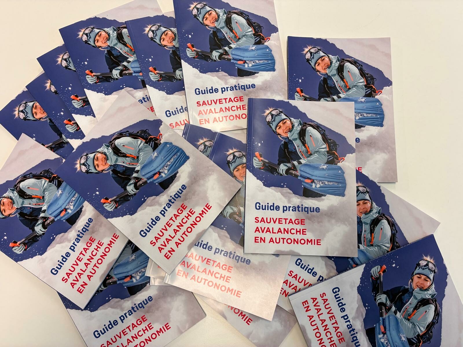 You are currently viewing Le guide pratique « Sauvetage Avalanche en Autonomie » fait peau neuve !